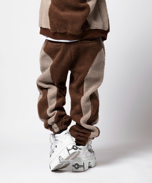 VANQUISH（ヴァンキッシュ）の「VANQUISH / ヴァンキッシュ Sans Serif ロゴ ジップアップ ボアパンツ（その他パンツ・メンズ・ブラウン/グレー・M/L）」の9枚目の写真