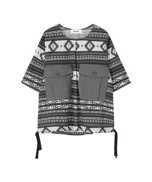 ZUCCa（ズッカ）の「エスニックプリント / プルオーバー / S（ポロシャツ・レディース・ブラック/ブルー・M size）」の2枚目の写真