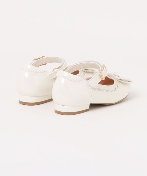 axes femme（アクシーズファム）の「エナメルリボンパンプス（パンプス・キッズ・ホワイト/ブラック・SMALL/MEDIUM/LARGE）」の3枚目の写真