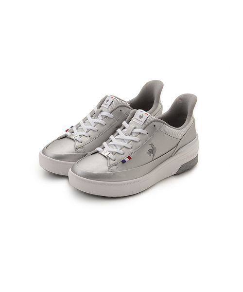 le coq sportif(ルコックスポルティフ)の「【le coq sportif】LCS SEVRES LIFT 2 SI(スニーカー・レディース・シルバー・24.5/24/25/23/23.5)」の2枚目の写真
