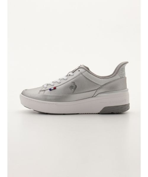 le coq sportif(ルコックスポルティフ)の「【le coq sportif】LCS SEVRES LIFT 2 SI(スニーカー・レディース・シルバー・24.5/24/25/23/23.5)」の4枚目の写真