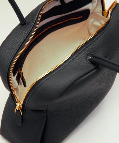 tov（トーヴ）の「【TOV】トートバッグ　肩掛け　トートバッグ PETAL OBLONG BAG M（トートバッグ・レディース・グレー/ブラック/ブラウン/ホワイト・FREE）」の17枚目の写真