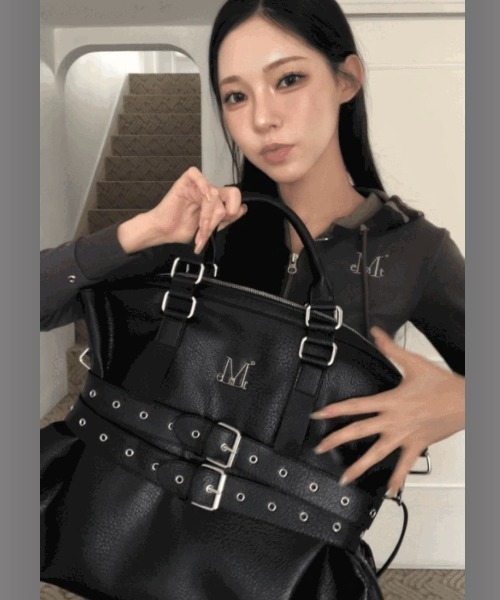 MUCENT(ムセント)の「【日本未発売/WEB限定】MUCENT(ムセント)/3WAY フロント ダブル ベルト レザー トート クロス ショルダーバッグ/COR FRONT DOUBLE BELTED LEATHER TOTE BAG(ショルダーバッグ・レディース・ブラック・FREE)」の7枚目の写真