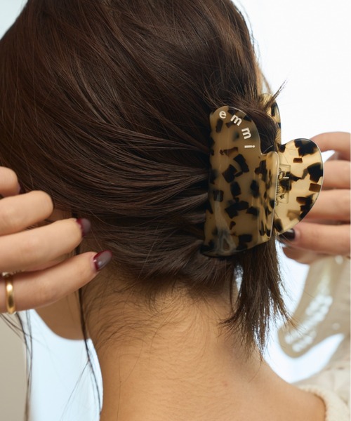 emmi（エミ）の「【HEART】ニュアンスハートヘアクリップ（バレッタ/ヘアクリップ・レディース・ライトベージュ/マルチ/ホワイト・F）」の7枚目の写真