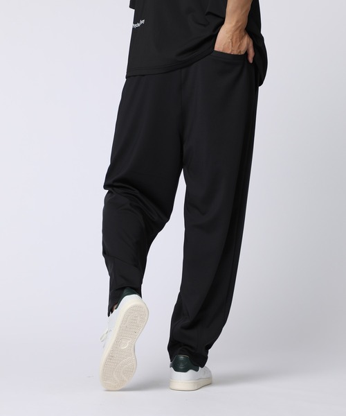 Psycho Bunny（サイコバニー）の「[WEB限定]タイポエンブレム ダンボールイージーパンツ（その他パンツ・メンズ・ブラック/チャコールグレー・SMALL/X-LARGE/LARGE/MEDIUM）」の4枚目の写真