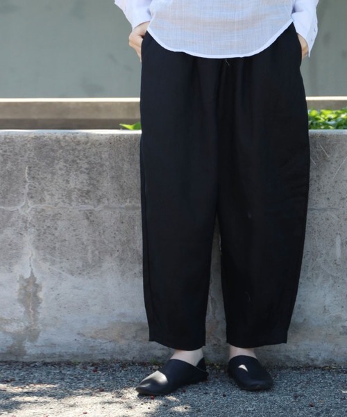 sanpo kuschel(サンポクシェル)の「リネン裾タックパンツ(その他パンツ・レディース・ブラック・FREE)」の9枚目の写真