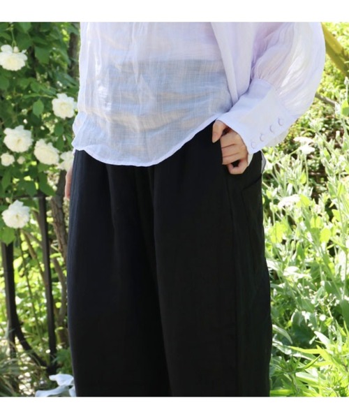 sanpo kuschel(サンポクシェル)の「リネン裾タックパンツ(その他パンツ・レディース・ブラック・FREE)」の10枚目の写真