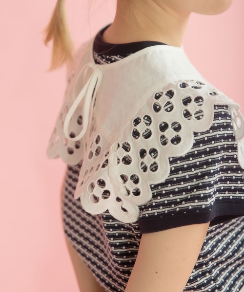 Dot&Stripes CHILD WOMAN(ドットアンドストライプス チャイルドウーマン)の「コットンリネンキャンバス フラワーカットワーク スクエア付け襟(付け襟・レディース・ホワイト・FREE)」の14枚目の写真