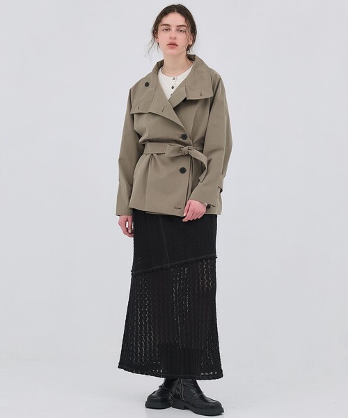 PUBLIC TOKYO（パブリックトウキョウ）の「【2026春新作】ファンネルネックショートトレンチコート（トレンチコート・レディース・アイボリー/ダークグレー/カーキ・1/2）」の6枚目の写真