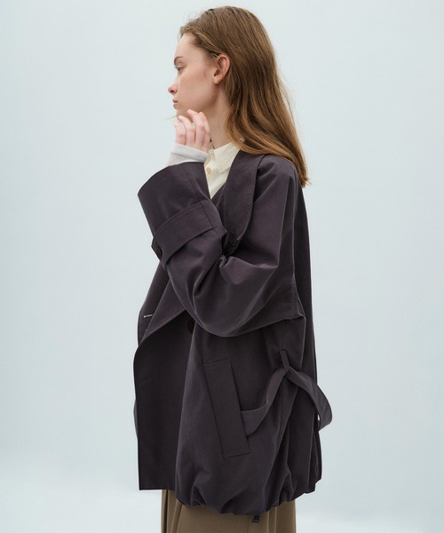 PUBLIC TOKYO(パブリックトウキョウ)の「【2026春新作*完売間近※再入荷予定なし】ファンネルネックショートトレンチコート(トレンチコート・レディース・アイボリー/ダークグレー/カーキ・1/2)」の4枚目の写真