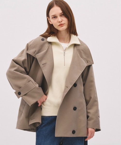 PUBLIC TOKYO(パブリックトウキョウ)の「【WEB限定予約受注中】ファンネルネックショートトレンチコート/4wayショートコート/2026年春人気1位のアウターに新色追加/シワ防止/オンオフ兼用/仕事でも使える/ウォッシャブル(トレンチコート・レディース・アイボリー/ダークグレー/カーキ/ブラウン/ベージュ・1/2)」の7枚目の写真