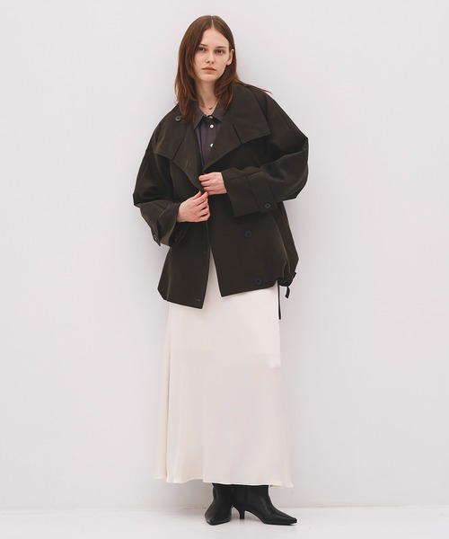 PUBLIC TOKYO(パブリックトウキョウ)の「【WEB限定予約受注中】ファンネルネックショートトレンチコート/4wayショートコート/2026年春人気1位のアウターに新色追加/シワ防止/オンオフ兼用/仕事でも使える/ウォッシャブル(トレンチコート・レディース・アイボリー/ダークグレー/カーキ/ブラウン/ベージュ・1/2)」の16枚目の写真