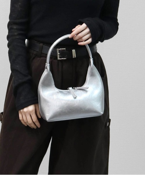 THE CELL.(ザセルドット)の「三日月MINIハンドバッグ HALF MOON MINI HANDBAG(ハンドバッグ・レディース・シルバー/ブルー/ブラック・FREE)」の17枚目の写真