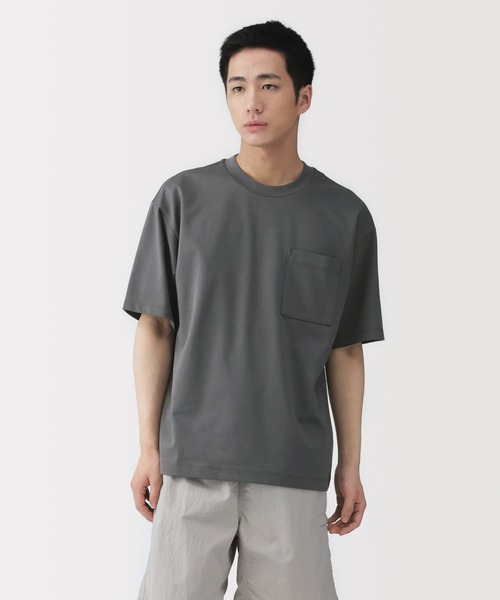 無印良品(ムジルシリョウヒン)の「紳士 涼感UVカットワイド半袖Tシャツ(Tシャツ/カットソー・メンズ・ホワイト/ライトグレー/ダークブラウン系/ブラック/スモーキーグリーン系/ライトブルー/グレー系/ネイビー/ブラウン系・S/M/L/XL)」の4枚目の写真