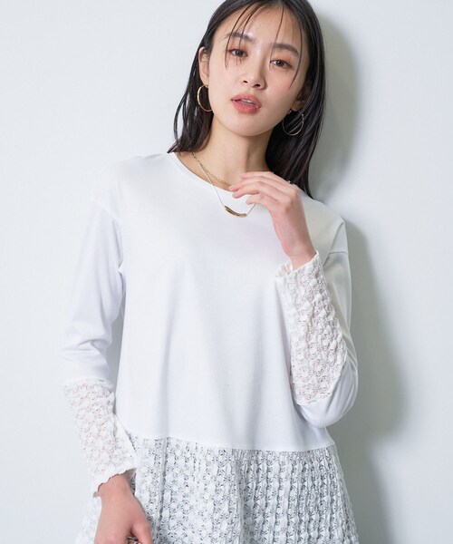 INDIVI（インディヴィ）の「【洗える／レイヤードにおすすめ】シャーリングレース ロングTシャツ（Tシャツ/カットソー・レディース・ブラック/ホワイト・34/19/15 /13/05/38）」の8枚目の写真