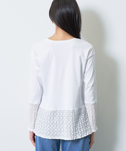 INDIVI（インディヴィ）の「【洗える／レイヤードにおすすめ】シャーリングレース ロングTシャツ（Tシャツ/カットソー・レディース・ブラック/ホワイト・34/19/15 /13/05/38）」の14枚目の写真