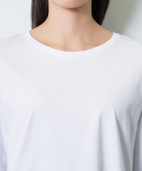 INDIVI（インディヴィ）の「【洗える／レイヤードにおすすめ】シャーリングレース ロングTシャツ（Tシャツ/カットソー・レディース・ブラック/ホワイト・34/19/15 /13/05/38）」の15枚目の写真