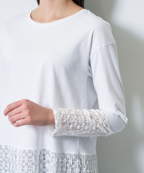 INDIVI（インディヴィ）の「【洗える／レイヤードにおすすめ】シャーリングレース ロングTシャツ（Tシャツ/カットソー・レディース・ブラック/ホワイト・34/19/15 /13/05/38）」の16枚目の写真