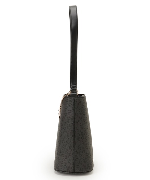 Guess(ゲス)の「TASHA Bucket ショルダーバッグ バケットバッグ(ショルダーバッグ・レディース・ホワイト/ダークグレー・ONE SIZE)」の4枚目の写真