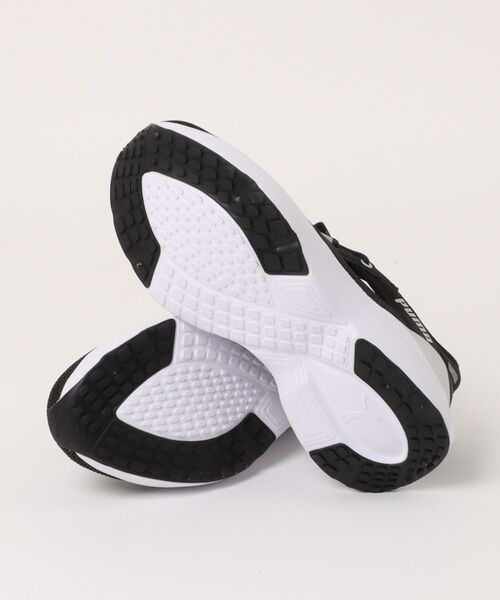 PUMA（プーマ）の「【PUMA】ソフトR メイブミュールEASE IN（スニーカー・レディース・ブラック・25.0cm/24.0cm/24.5cm/23.5cm/23.0cm）」の2枚目の写真