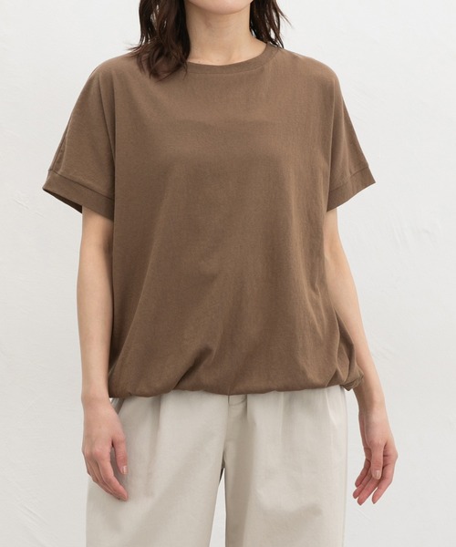 Honeys(ハニーズ)の「【ハニさら・接触冷感・UVカット・遮熱】裾ギャザーゆるTシャツ(Tシャツ/カットソー・レディース・ブラウン/レッド系その他/グレイッシュベージュ/サックスブルー/ブラック・L/M/S)」の3枚目の写真