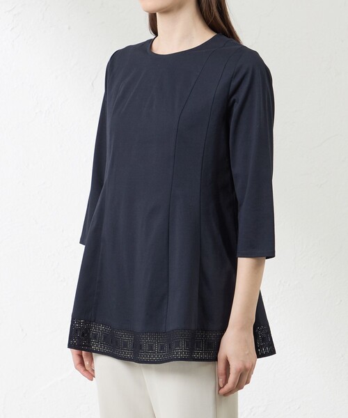 amaca(アマカ)の「プレーティング天竺 レースコンビカットソー(Tシャツ/カットソー・レディース・オフホワイト/ダークネイビー・38/40)」の7枚目の写真