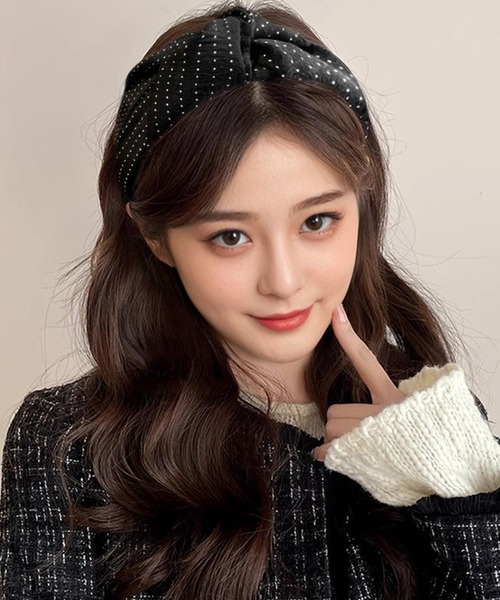 c.u.l（シーユーエル）の「ピンドット柄 ヘアバンド風 ワイドカチューシャ cula1514（カチューシャ・レディース・ブラック・FREE）」の3枚目の写真