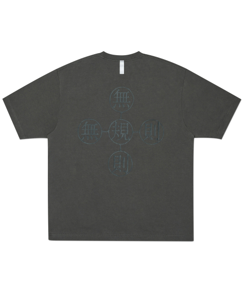 NOMANUAL(NOMANUAL)の「無規則 ORBIT CROSS Tシャツ - チャコール(Tシャツ/カットソー・レディース・その他・MEDIUM/LARGE/SMALL/X-LARGE)」の1枚目の写真