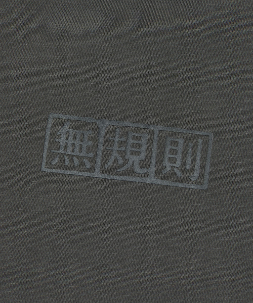NOMANUAL(NOMANUAL)の「無規則 ORBIT CROSS Tシャツ - チャコール(Tシャツ/カットソー・レディース・その他・MEDIUM/LARGE/SMALL/X-LARGE)」の5枚目の写真