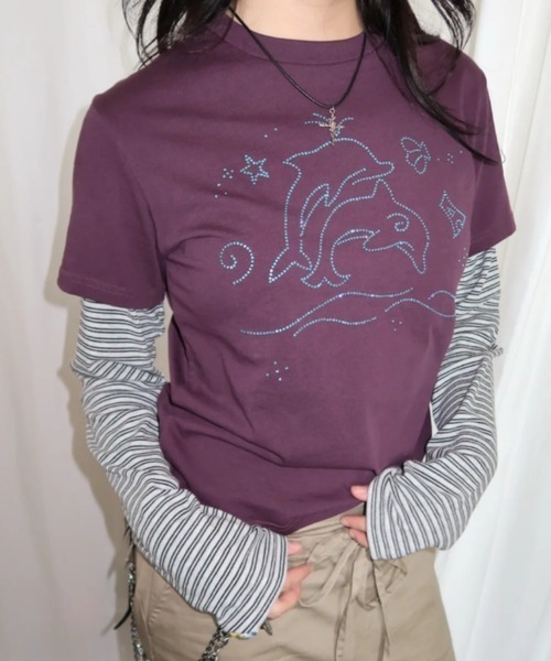 MAISON DE THERESE(メゾン ド テレーズ)の「レトロ ストーン ストライプスリーブ レイヤード風 長袖 T シャツ(Tシャツ/カットソー・レディース・パープル/ブラック・M)」の2枚目の写真