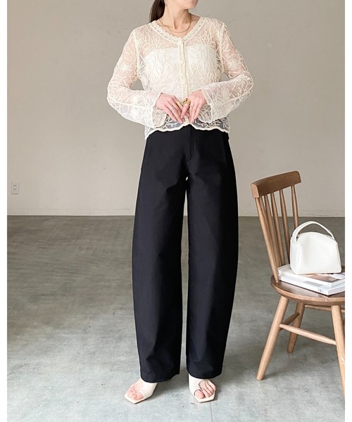 She's Closet(シーズクローゼット)の「長袖 ショート丈 かぎ針編み クロシェレースカーディガン(カーディガン/ボレロ・レディース・ブラック/アイボリー・FREE)」の11枚目の写真