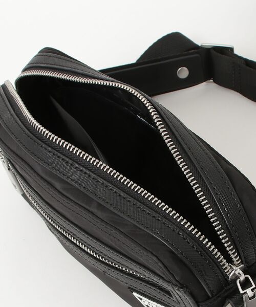 Guess（ゲス）の「BERLIN Camera Bag S（ショルダーバッグ・メンズ・ブラック・ONE SIZE）」の14枚目の写真