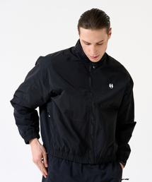 HUGVONE（ハグボーン）の「エッセンシャルコアウィンドブレーカー（ジャージ）」