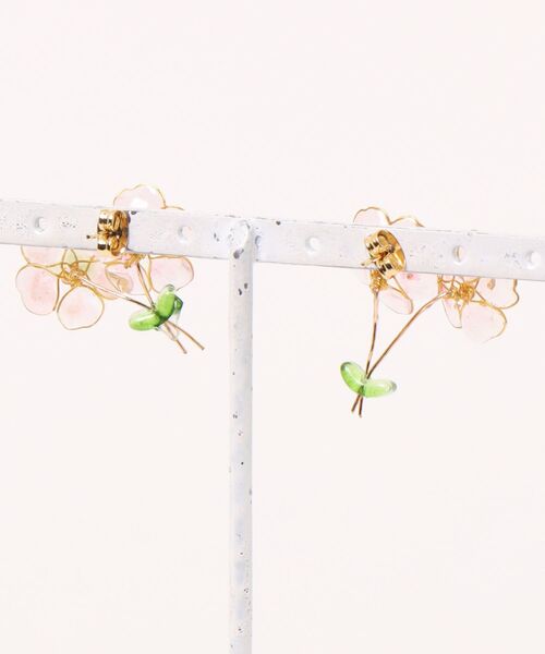 tone（トーン）の「【mimi lapin】にこいちフラワーピアス クリアピンク(MA)（ピアス（両耳用）・レディース・ピンク・FREE）」の2枚目の写真