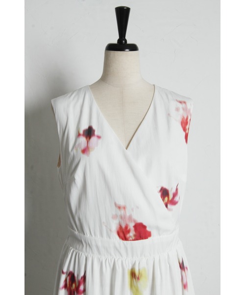 &. NOSTALGIA(アンドドットノスタルジア)の「ブラードフラワーカシュクールワンピース(ワンピース・レディース・ネイビー/オフホワイト・M)」の13枚目の写真