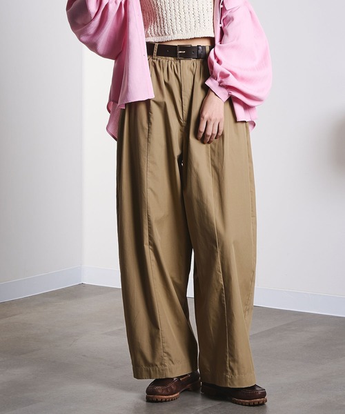 ROSE BUD（ローズバッド）の「GATHER CURVE PANTS（その他パンツ・レディース・ブラック/ベージュ/イエロー・S/M）」の2枚目の写真