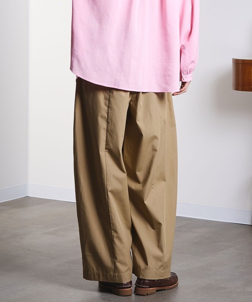 ROSE BUD（ローズバッド）の「GATHER CURVE PANTS（その他パンツ・レディース・ブラック/ベージュ/イエロー・S/M）」の22枚目の写真