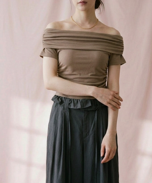 VIVID LADY(ビビッドレディー)の「オフショルダー ウエストシャーリング 半袖トップス(Tシャツ/カットソー・レディース・ホワイト/ダークブラウン/モカ・FREE)」の9枚目の写真