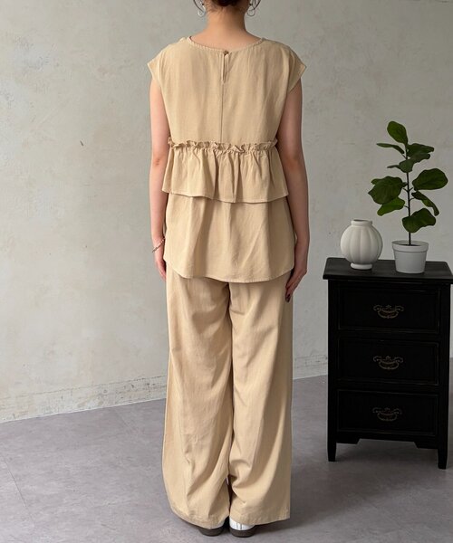 Chez toi(シェトワ)の「【セットアップ】バックフリルブラウス×パンツ(ワンピース・レディース・チャコールグレー/ピンク系その他/ベージュ・FREE)」の17枚目の写真