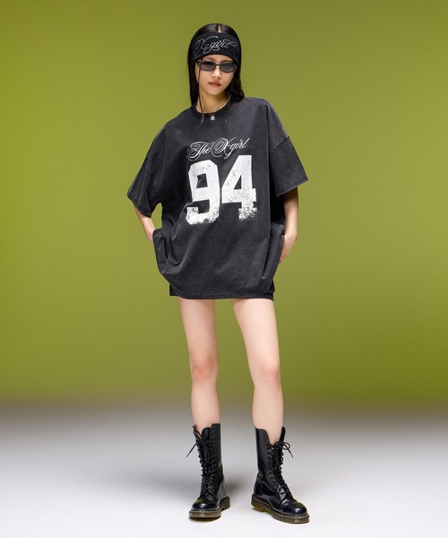 X-girl（エックスガール）の「FADED FLOCKY NUMBER S/S TEE DRESS（ワンピース・レディース・ブラウン/ブラック/オリーブ・M/S）」の4枚目の写真