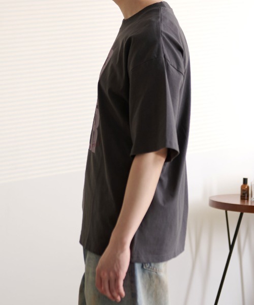 SILVER BULLET(シルバーバレット)の「『SILVER BULLET SELECT AP/シルバーバレットセレクト』JOKER/ジョーカーUSED LIKE TEE(Tシャツ/カットソー・レディース・スミクロ/アイボリー・LL/L/M)」の7枚目の写真