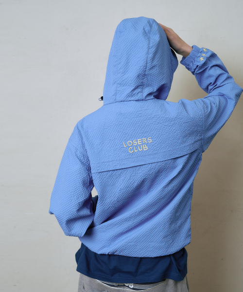 LOSERS CLUB（ルーザーズクラブ）の「チェックシアサーカーウィンドブレーカージャケットスカイブルー（ナイロンジャケット・レディース・その他・1/2）」の5枚目の写真