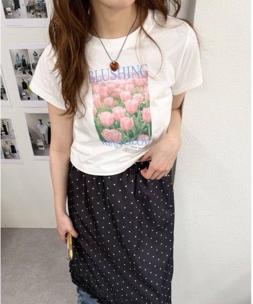 w closet(ダブルクローゼット)の「チューリップT(Tシャツ/カットソー・レディース・オフホワイト/アイボリー/イエロー/ピンク・FREE)」の2枚目の写真
