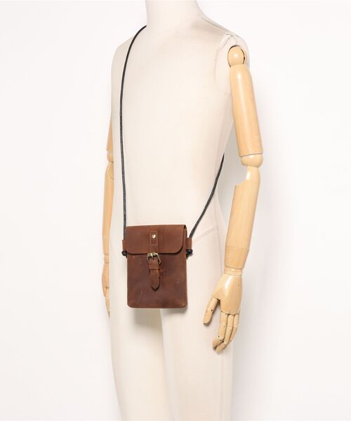 NiiNa(ニーナ)の「【 NiiNa homme / ニーナオム 】高品質牛革 シック ショルダーバッグ(ショルダーバッグ・メンズ・ブラウン・FREE)」の20枚目の写真
