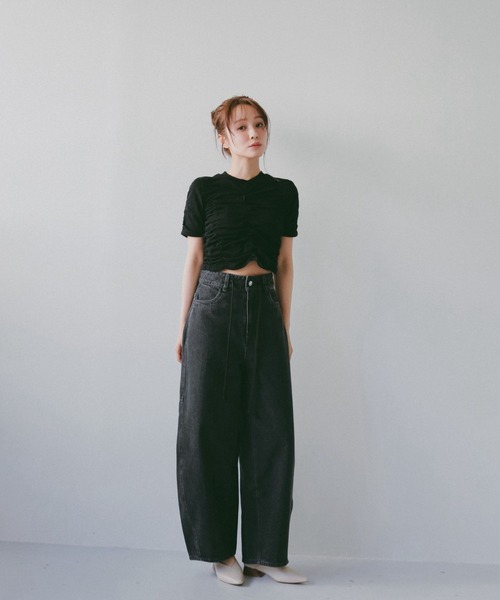 N WITH.(エヌウィズ)の「シャーリングショートスリーブトップス(Tシャツ/カットソー・レディース・ブラック/アイボリー・MEDIUM/SMALL)」の3枚目の写真