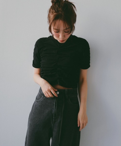 N WITH.(エヌウィズ)の「シャーリングショートスリーブトップス(Tシャツ/カットソー・レディース・ブラック/アイボリー・MEDIUM/SMALL)」の13枚目の写真
