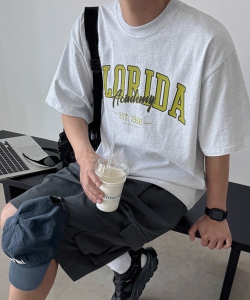 NOWLE(ノウル)の「【NOWLE】FLORIDA アーチロゴ カレッジプリント 半袖 Tシャツ / レイヤードロゴ(Tシャツ/カットソー・メンズ・アッシュ・MEDIUM/LARGE/X-LARGE)」の1枚目の写真