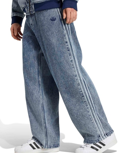 adidas(アディダス)の「adidas MULTICOLOR SST DENIM JEANS STRAIGHT LEG / アディダス マルチ SST デニム ジーンズ(デニムパンツ・メンズ・ライトインディゴブルー・32inch/30inch/34inch/36inch)」の2枚目の写真