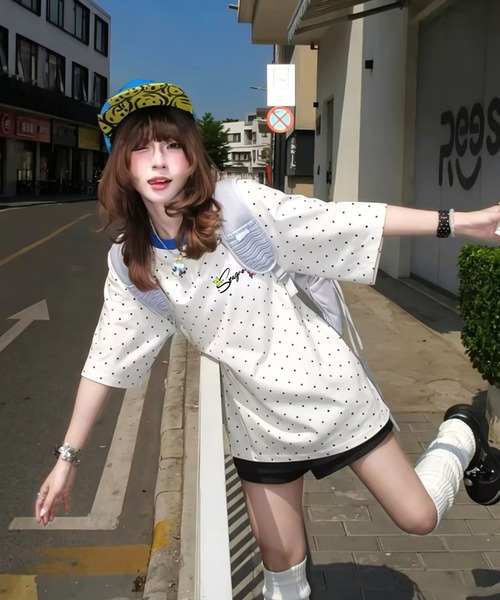 AsheKsha(アシクシャ)の「バイカラードット総柄アプリコット半袖ゆったりトップス(Tシャツ/カットソー・レディース・ベージュ・M)」の3枚目の写真