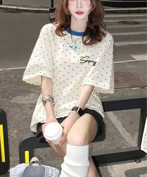AsheKsha(アシクシャ)の「バイカラードット総柄アプリコット半袖ゆったりトップス(Tシャツ/カットソー・レディース・ベージュ・M)」の5枚目の写真